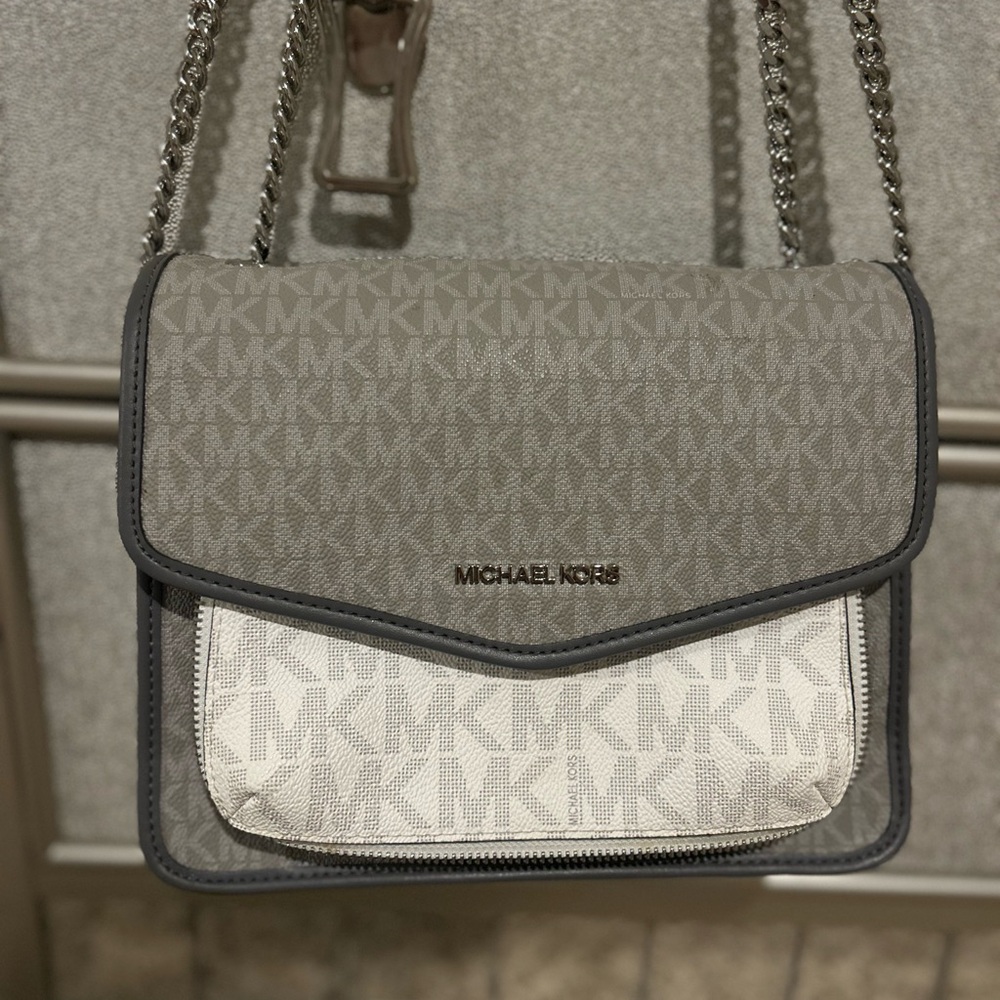 Michael Kors Medium Regina Crossbody Bag